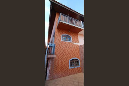 Casa à venda com 128m², 3 quartos e 4 vagas Casa à venda com 128m², 3 quartos e 4 vagasÁrea Externa