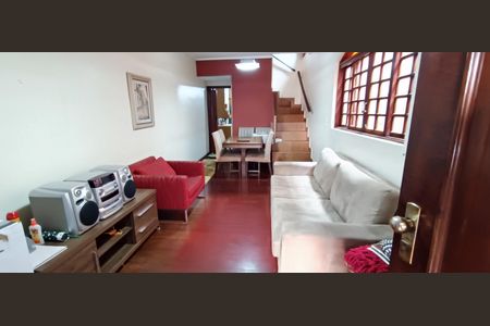 Casa à venda com 128m², 3 quartos e 4 vagas Casa à venda com 128m², 3 quartos e 4 vagasSala