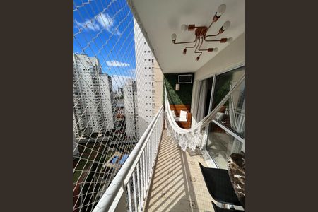 Apartamento à venda com 103m², 2 quartos e 2 vagasVaranda
