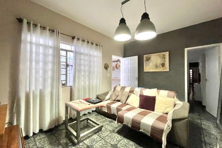 Casa à venda com 190m², 3 quartos e 2 vagasSala