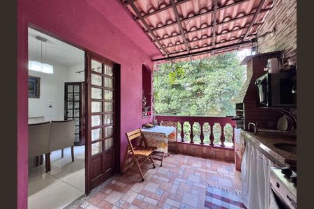 Casa à venda com 215m², 4 quartos e sem vagaVaranda