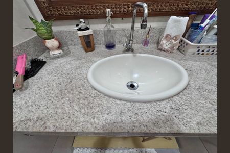 Casa à venda com 215m², 4 quartos e sem vagaSuíte 2 - Banheiro