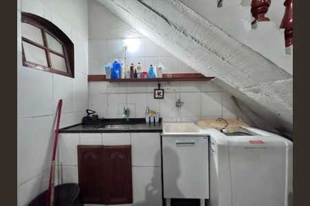 Casa à venda com 215m², 4 quartos e sem vagaÁrea de Serviço