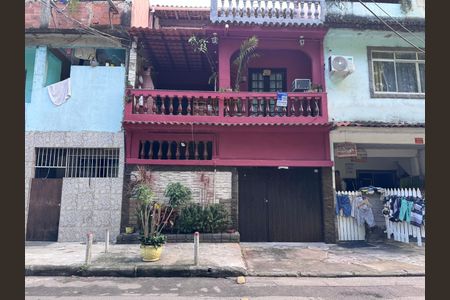 Casa à venda com 215m², 4 quartos e sem vagaFachada