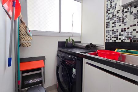 Apartamento à venda com 58m², 3 quartos e 1 vagaÁrea de Serviço