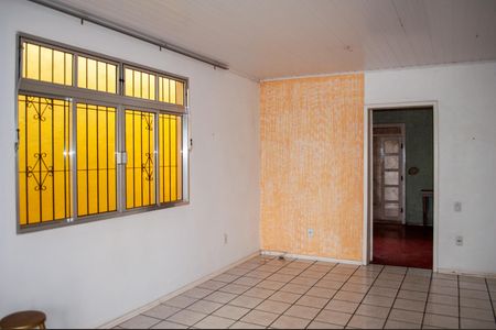 Casa à venda com 146m², 2 quartos e 1 vagaSala