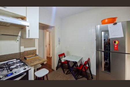 Apartamento à venda com 140m², 4 quartos e 2 vagasCozinha e Área de Serviço