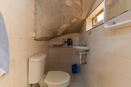 Casa à venda com 220m², 2 quartos e 4 vagasCasa 2 - Banheiro