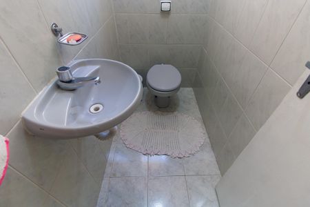 Casa à venda com 220m², 2 quartos e 4 vagasLavabo