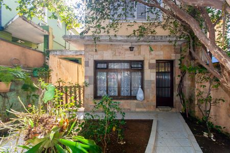 Casa à venda com 220m², 2 quartos e 4 vagasEntrada