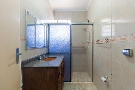 Casa à venda com 220m², 2 quartos e 4 vagasBanheiro 2