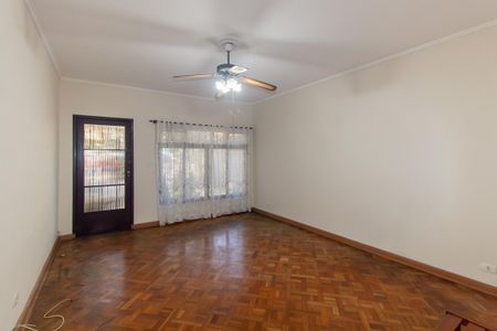 Casa à venda com 220m², 2 quartos e 4 vagasSala