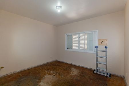 Casa à venda com 220m², 2 quartos e 4 vagasQuarto 2