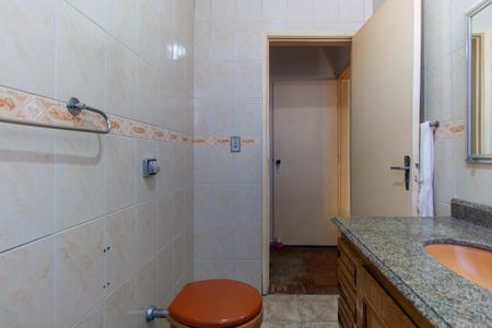 Casa à venda com 220m², 2 quartos e 4 vagasBanheiro 2