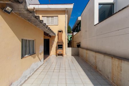 Casa à venda com 220m², 2 quartos e 4 vagasQuintal