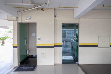 Apartamento à venda com 76m², 2 quartos e 2 vagasEntrada