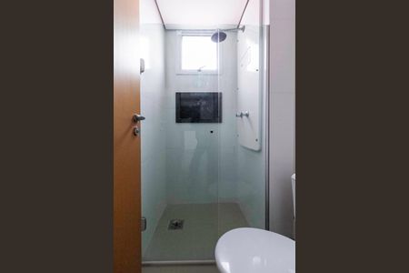 Apartamento à venda com 76m², 2 quartos e 2 vagasBanheiro social