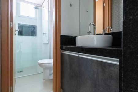 Apartamento à venda com 76m², 2 quartos e 2 vagasBanheiro social