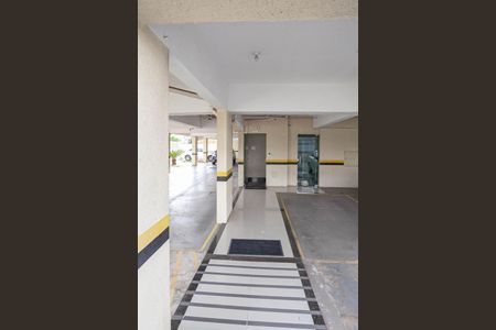 Apartamento à venda com 76m², 2 quartos e 2 vagasEntrada