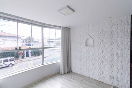 Apartamento à venda com 76m², 2 quartos e 2 vagasSala