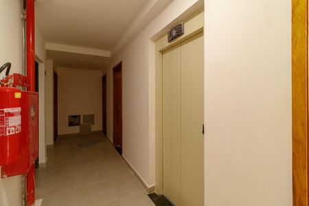 Apartamento à venda com 44m², 2 quartos e sem vagaÁrea comum