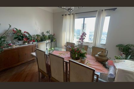 Apartamento à venda com 128m², 3 quartos e 2 vagas Apartamento à venda com 128m², 3 quartos e 2 vagasSala de Jantar