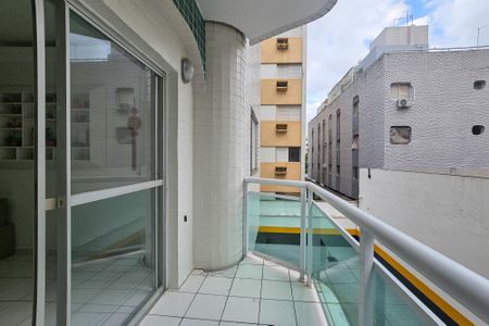 Apartamento para alugar com 100m², 3 quartos e 1 vagavaranda
