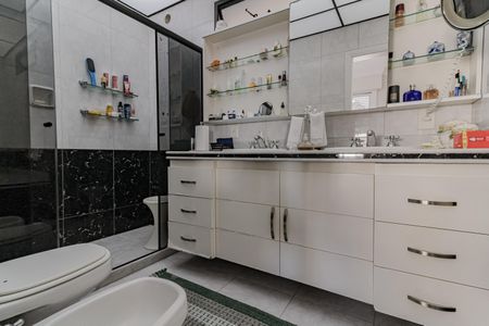 Apartamento à venda com 270m², 5 quartos e 1 vagaBanheiro da Suíte