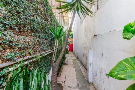 Casa para alugar com 130m², 2 quartos e sem vagaQuintal