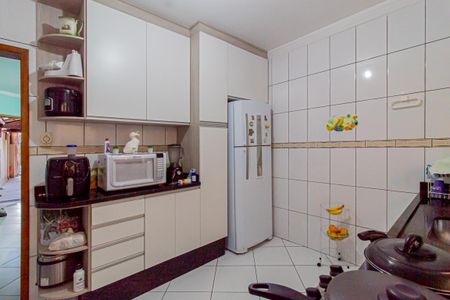 Casa à venda com 150m², 2 quartos e 2 vagas Casa à venda com 150m², 2 quartos e 2 vagasCozinha