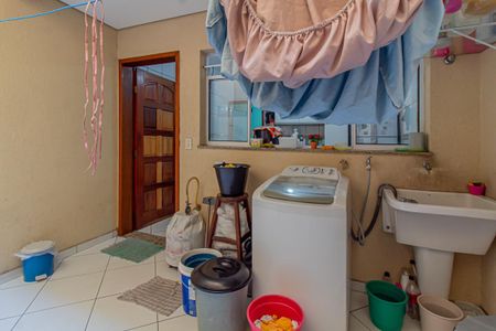 Casa à venda com 150m², 2 quartos e 2 vagas Casa à venda com 150m², 2 quartos e 2 vagasÁrea de Serviço