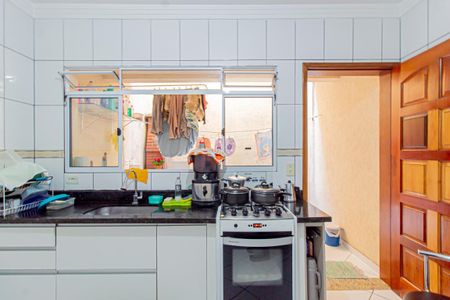 Casa à venda com 150m², 2 quartos e 2 vagas Casa à venda com 150m², 2 quartos e 2 vagasCozinha