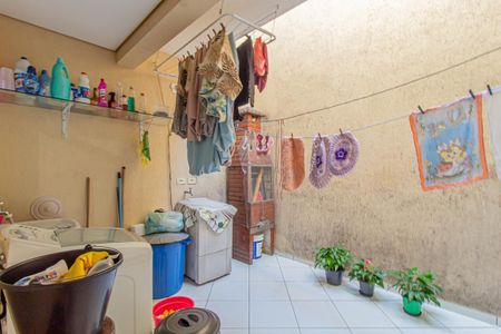 Casa à venda com 150m², 2 quartos e 2 vagas Casa à venda com 150m², 2 quartos e 2 vagasÁrea de Serviço