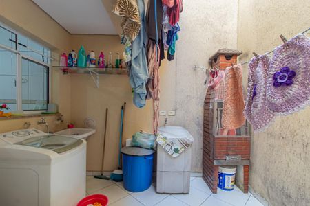 Casa à venda com 150m², 2 quartos e 2 vagas Casa à venda com 150m², 2 quartos e 2 vagasÁrea de Serviço