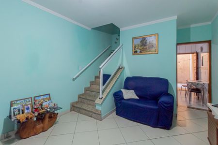 Casa à venda com 150m², 2 quartos e 2 vagas Casa à venda com 150m², 2 quartos e 2 vagasSala