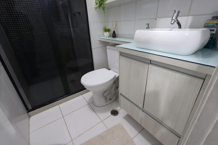 Apartamento à venda com 65m², 2 quartos e 1 vagaBanheiro Social