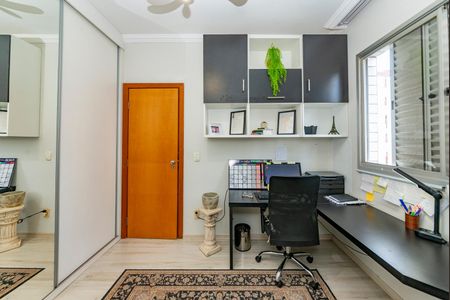 Apartamento à venda com 95m², 3 quartos e 2 vagasQuarto 