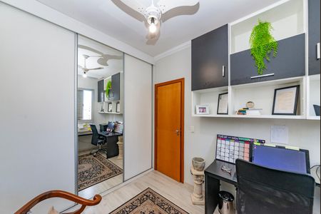 Apartamento à venda com 95m², 3 quartos e 2 vagasQuarto 