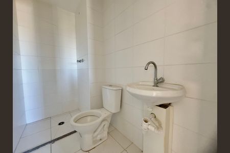 Apartamento à venda com 70m², 3 quartos e 1 vaga Apartamento à venda com 70m², 3 quartos e 1 vagaBanheiro social 2