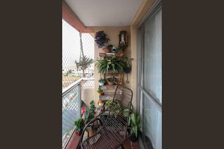 Apartamento à venda com 82m², 3 quartos e 1 vaga Apartamento à venda com 82m², 3 quartos e 1 vagaVaranda