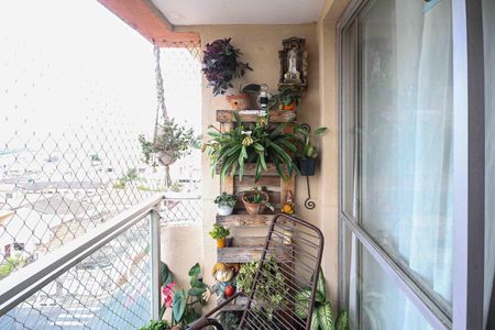 Apartamento à venda com 82m², 3 quartos e 1 vaga Apartamento à venda com 82m², 3 quartos e 1 vagaVaranda