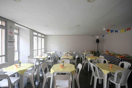 Apartamento à venda com 82m², 3 quartos e 1 vaga Apartamento à venda com 82m², 3 quartos e 1 vagaÁrea comum - Salão de festas