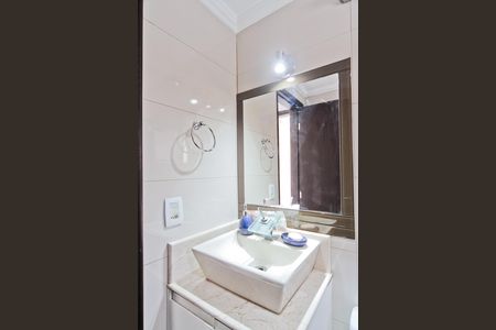 Apartamento para alugar com 74m², 2 quartos e 1 vaga Apartamento para alugar com 74m², 2 quartos e 1 vagaBanheiro Social