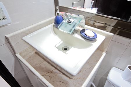 Apartamento para alugar com 74m², 2 quartos e 1 vaga Apartamento para alugar com 74m², 2 quartos e 1 vagaBanheiro Social