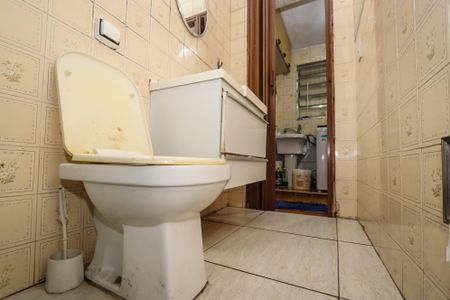 Casa à venda com 220m², 5 quartos e 2 vagasBanheiro