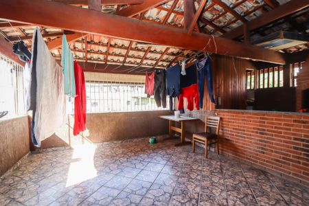 Casa à venda com 220m², 5 quartos e 2 vagasChurrasqueira