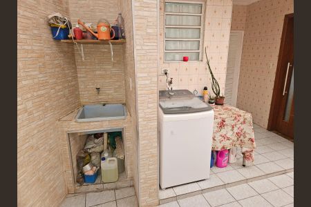 Casa à venda com 159m², 2 quartos e 2 vagas Casa à venda com 159m², 2 quartos e 2 vagasÁrea de Serviço