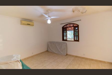 Casa à venda com 680m², 3 quartos e 1 vagaSuíte 1