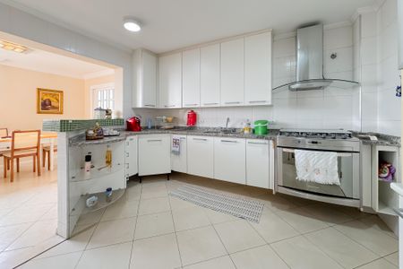 Apartamento para alugar com 200m², 3 quartos e 1 vaga Apartamento para alugar com 200m², 3 quartos e 1 vagaCozinha