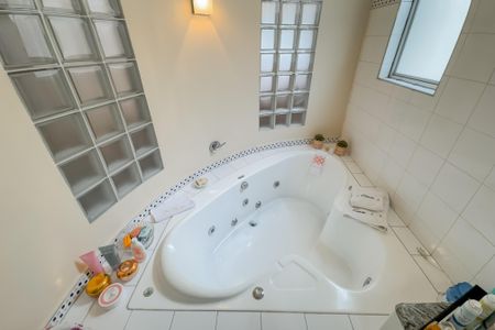 Apartamento para alugar com 200m², 3 quartos e 1 vaga Apartamento para alugar com 200m², 3 quartos e 1 vagaBanheiro da Suíte 3